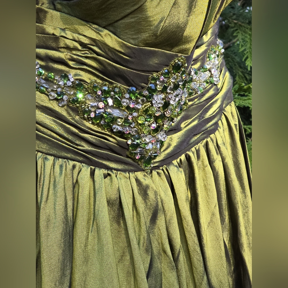 Flirt By MAGGIE SOTTERO Emerald Green XV Ball Gown Formal Dress  Size 10 - Picture 4 of 15